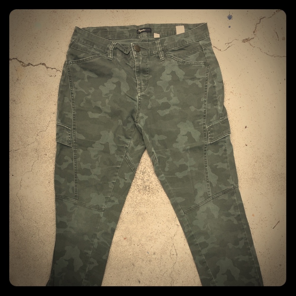 “Supplies” brand, size 10 skinny camo pants.  EUC
